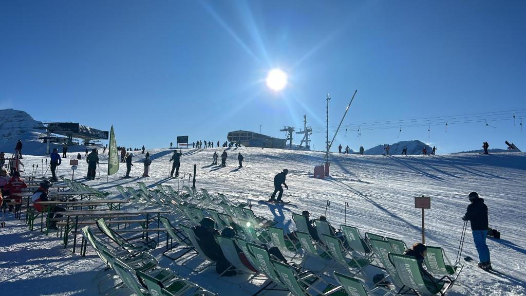 Central studio in Villars sur Ollon, Emeraude, for 2 only 100m to Bretaye ski train v zimě