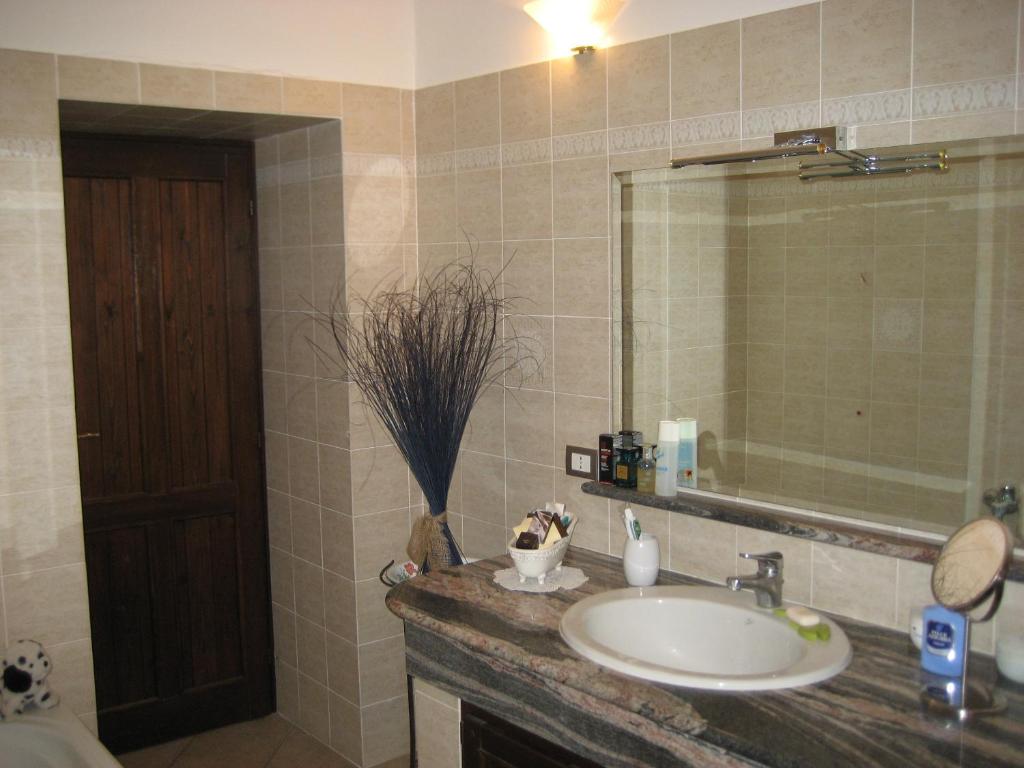 A bathroom at La casa tra i vigneti