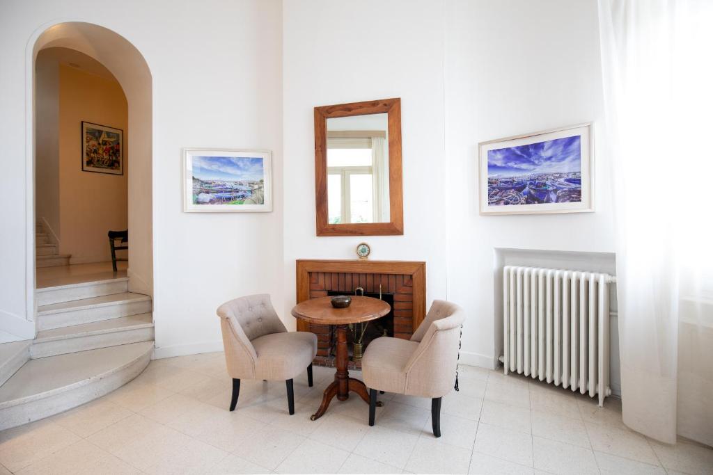 Fotografia z galérie ubytovania Apt spacieux avec jardin et parking v destinácii Sète