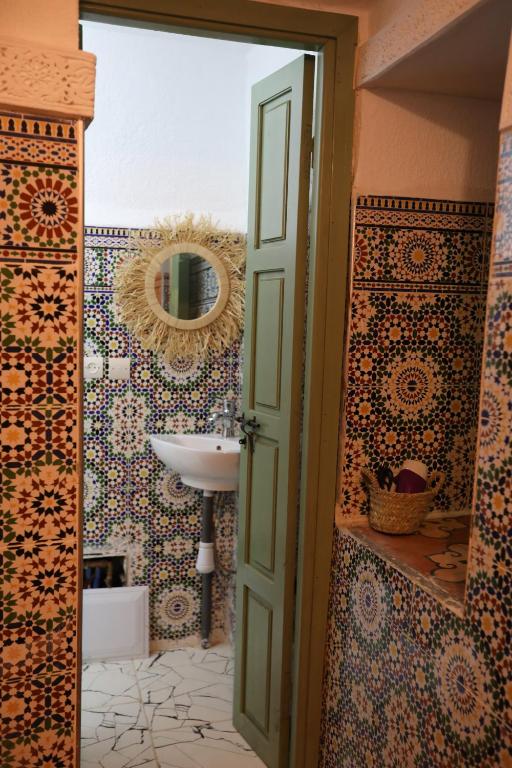 Koupelna v ubytování Riad dar lfen