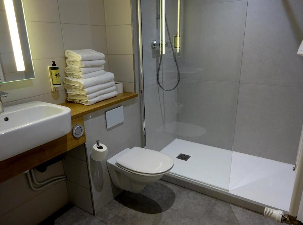 Koupelna v ubytování Hôtel la Capelle Millau