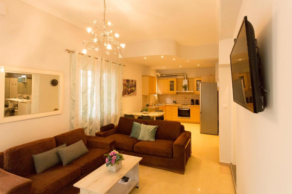 TV a/nebo společenská místnost v ubytování Eleni Apartments