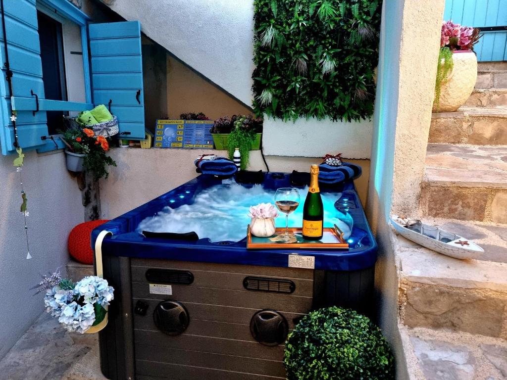 Fotografia z galérie ubytovania Vila Santa Maria Hvar with jacuzzi v destinácii Jelsa