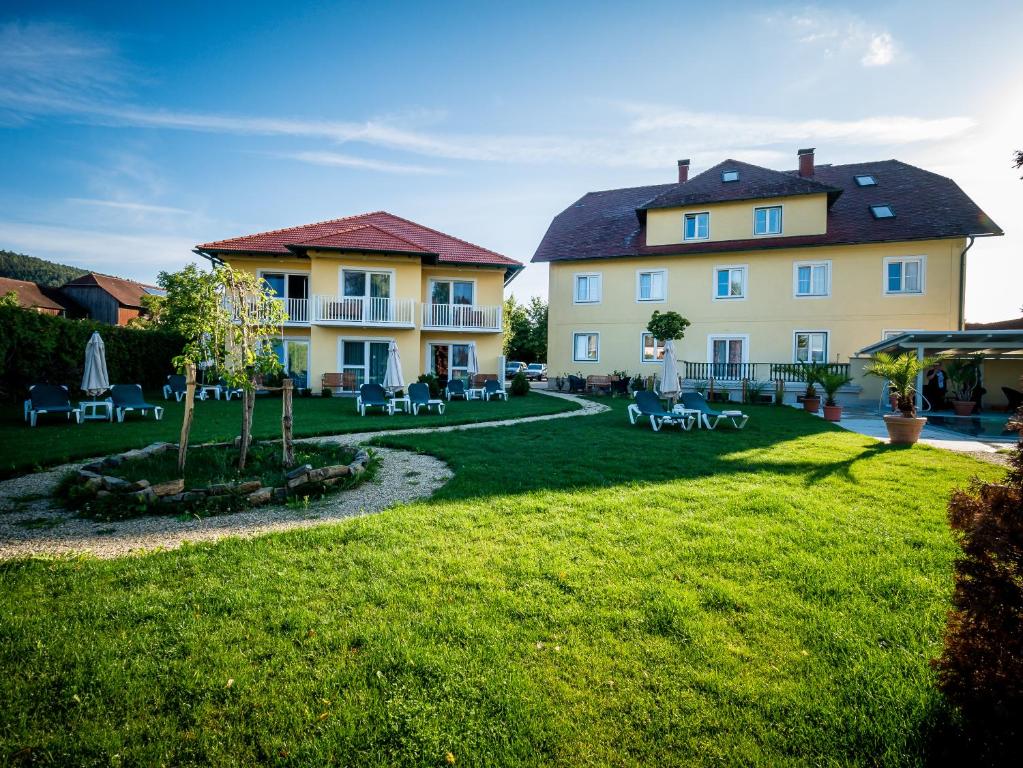 Zahrada ubytování Dorf Hotel Grüner Baum