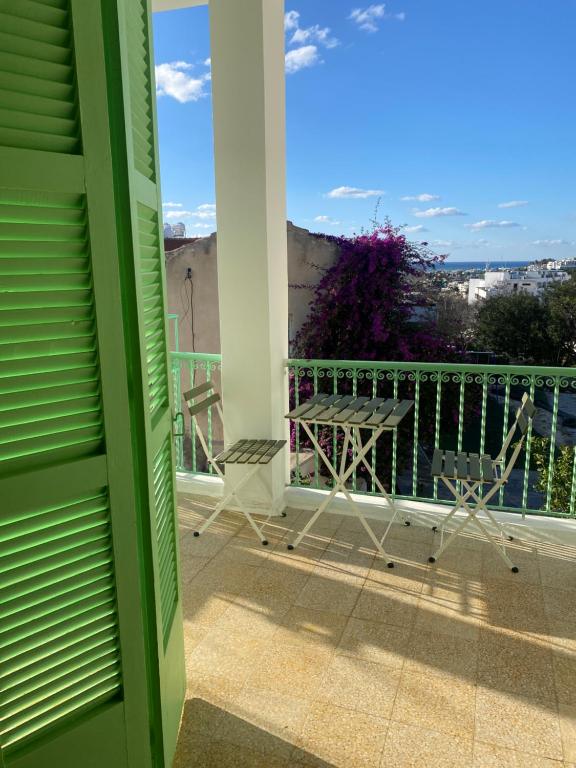 Balkón nebo terasa v ubytování Hostl - Beds & Rooms - The Hostel Inn Paphos, Old Town