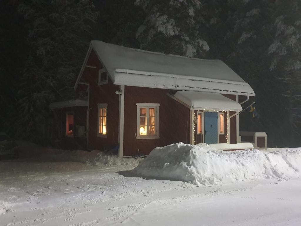 Το Sörsjön Stugan τον χειμώνα