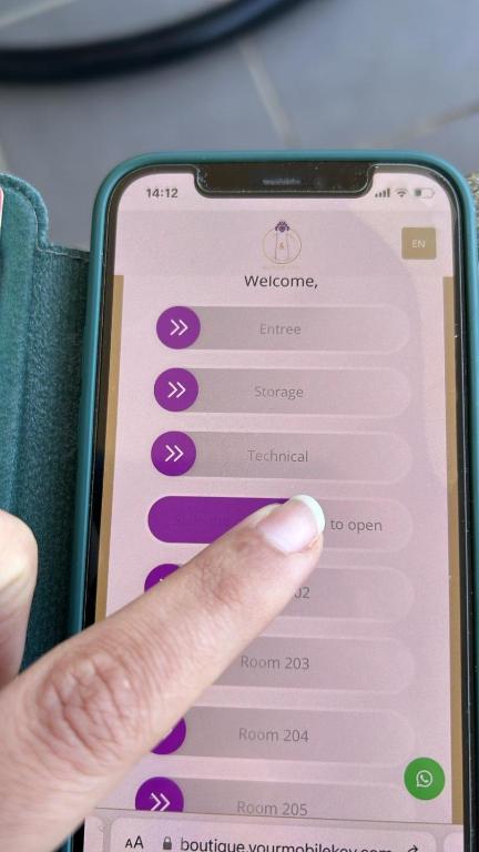 The LIF Boutique - Resim 15