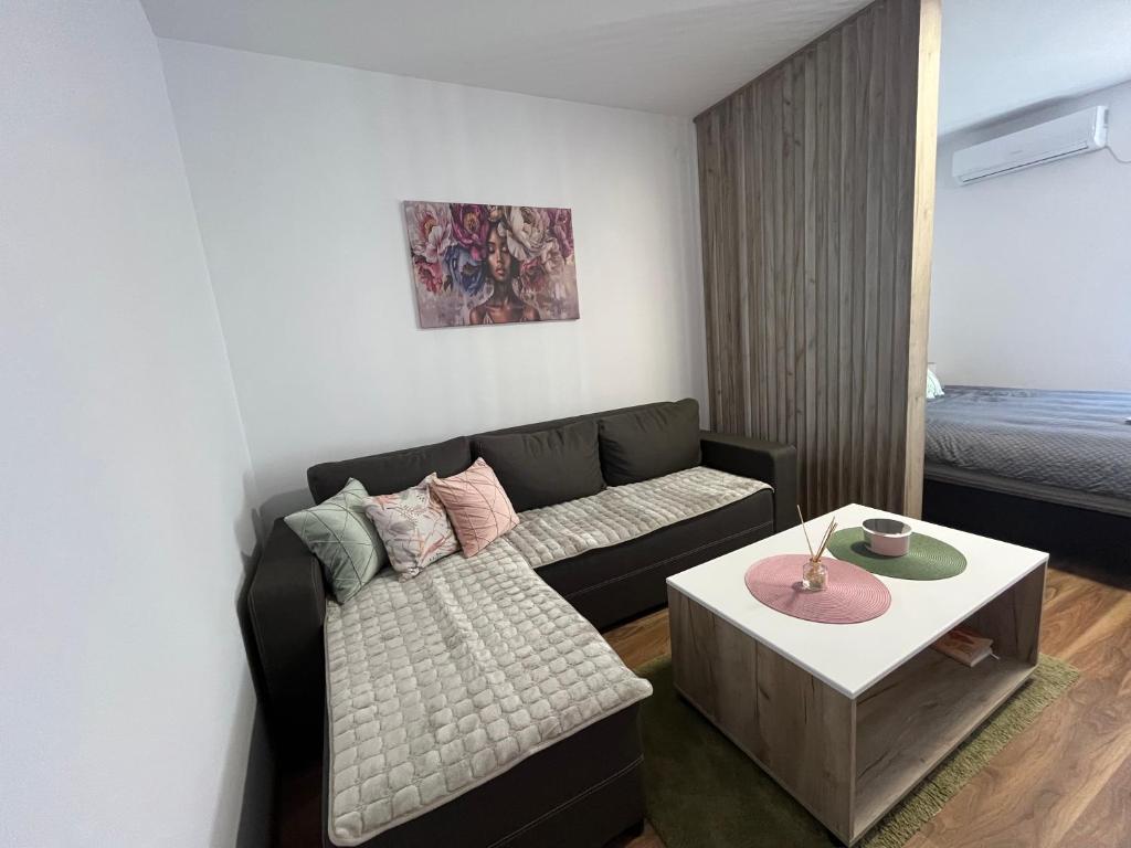 Postel nebo postele na pokoji v ubytování Vlasic Apartmani HANA