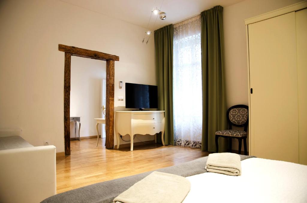 Dolce Vita Suites Boutique - Superior Triple Room