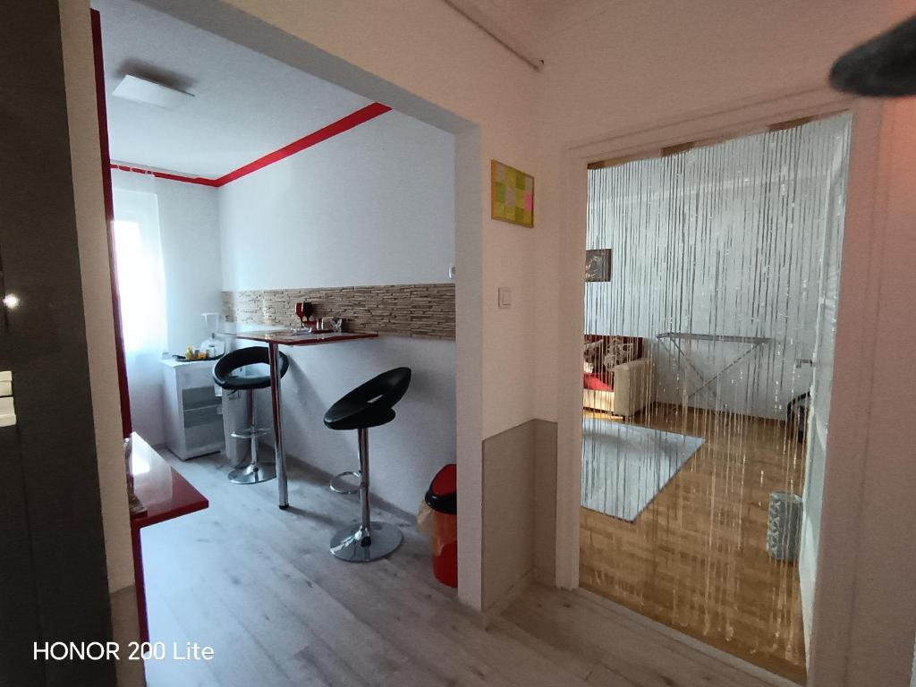 A kitchen or kitchenette at Rovin