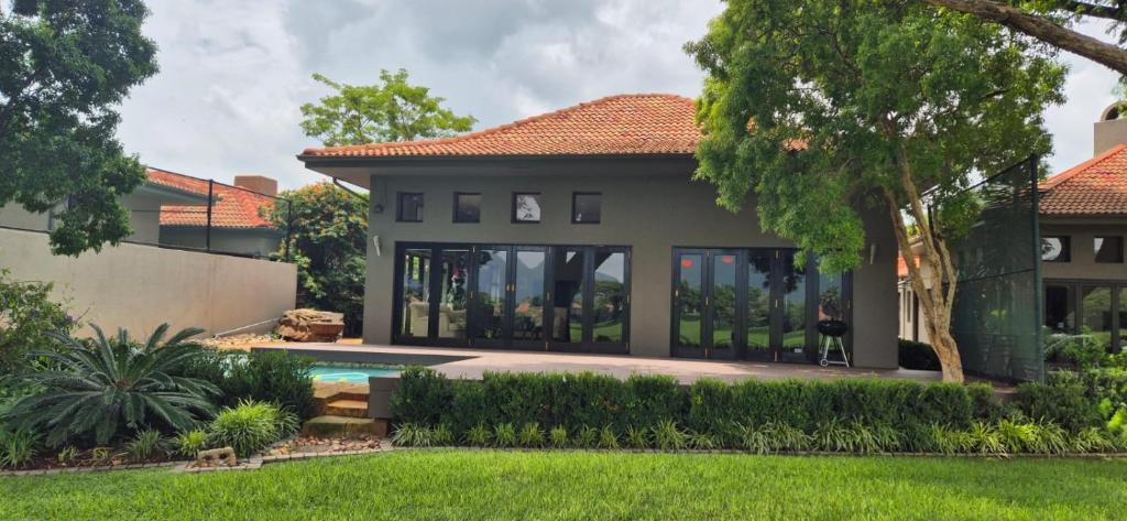 Κήπος έξω από το Luxury oasis retreat