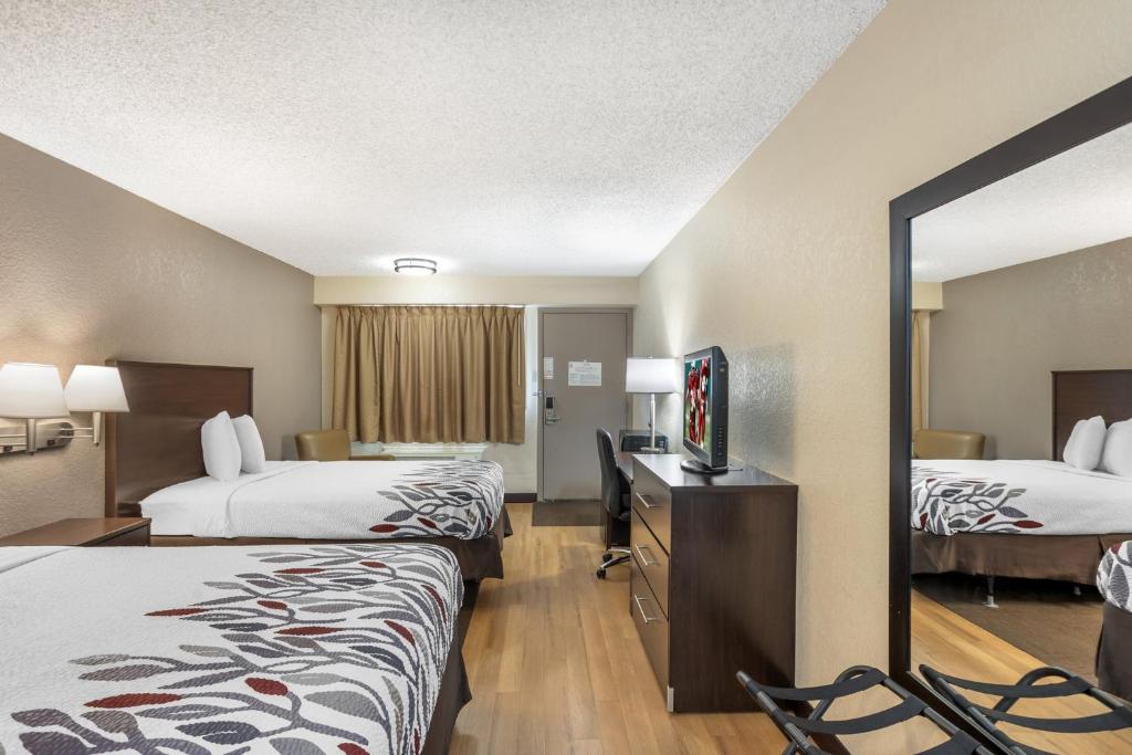Red Roof Inn Danville, PA - Deluxe Room With Two Double Beds Smoke Free