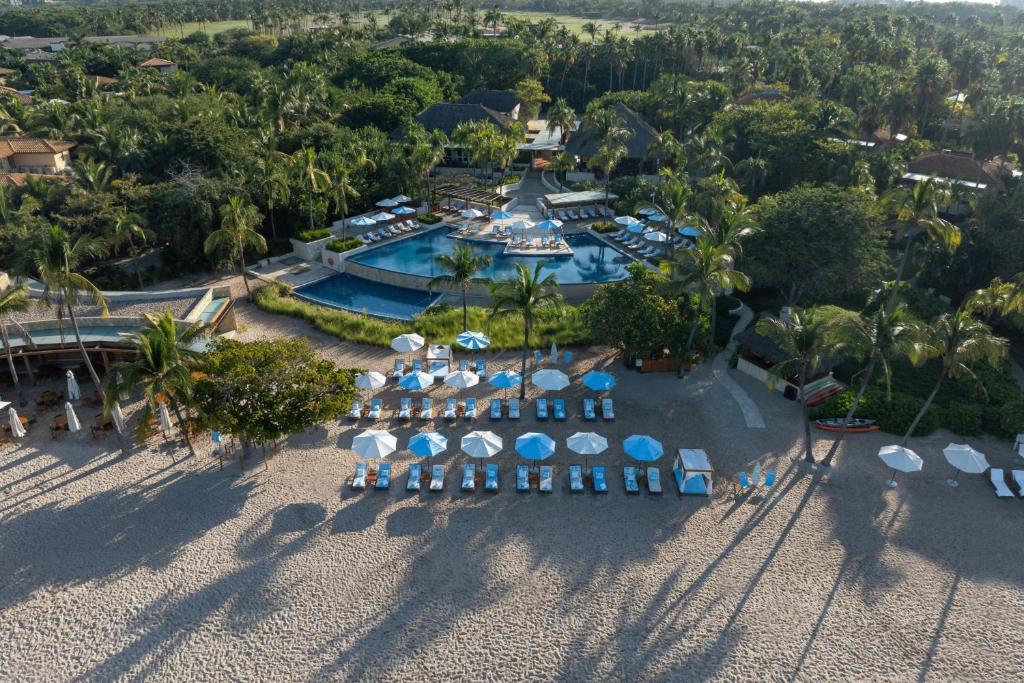 Bazén v ubytování The St. Regis Punta Mita Resort nebo v jeho okolí