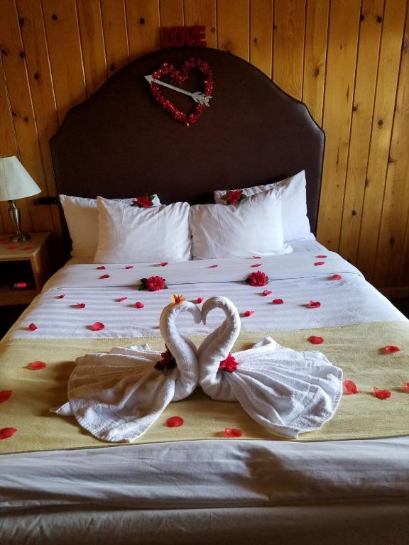 Postel nebo postele na pokoji v ubytování Prospector Motor Lodge