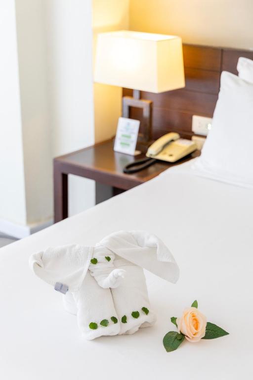 Golden Crown Grand Hotel - Resim 36