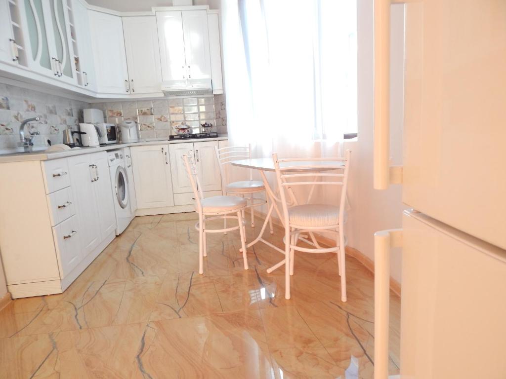 Kuchyň nebo kuchyňský kout v ubytování Guesthouse Agmashenebeli Sea side