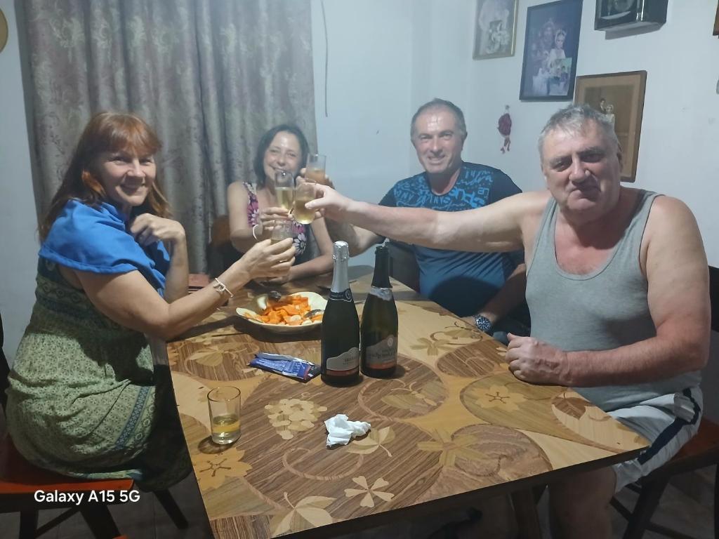Nápoje v ubytování Raja174 Homestay