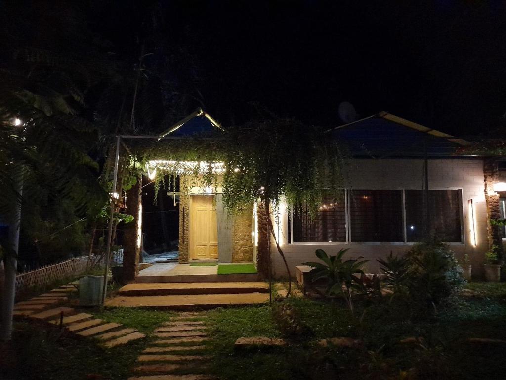 Fotografie z fotogalerie ubytování Pothik Beach Resort v destinaci Ināni