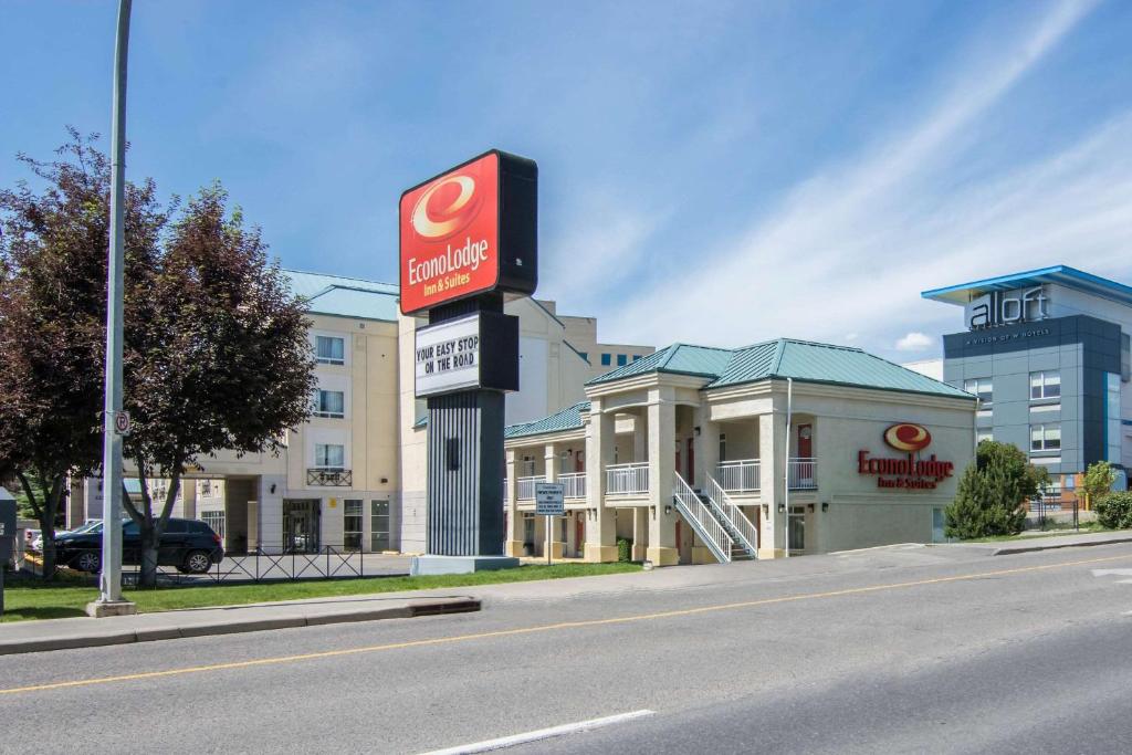 Econo Lodge Inn & Suites University - Resim 7