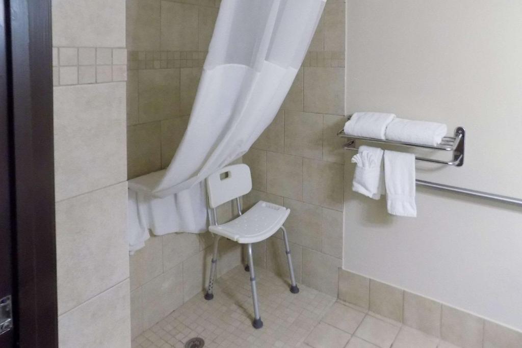 Koupelna v ubytování Quality Inn DFW Airport North - Irving