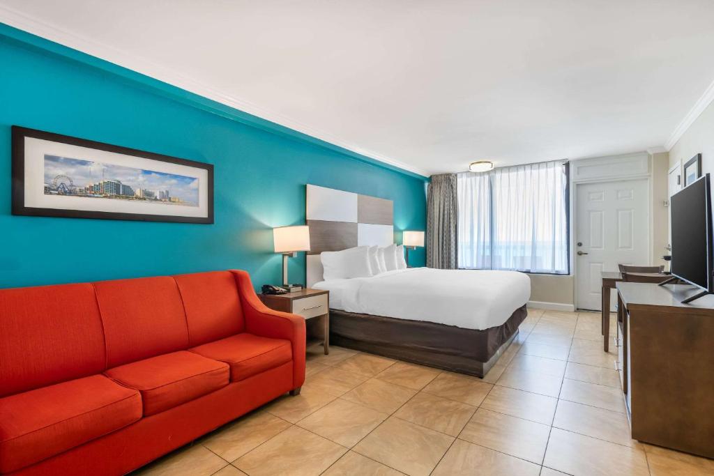 Comfort Inn & Suites Daytona Beach Oceanfront - 