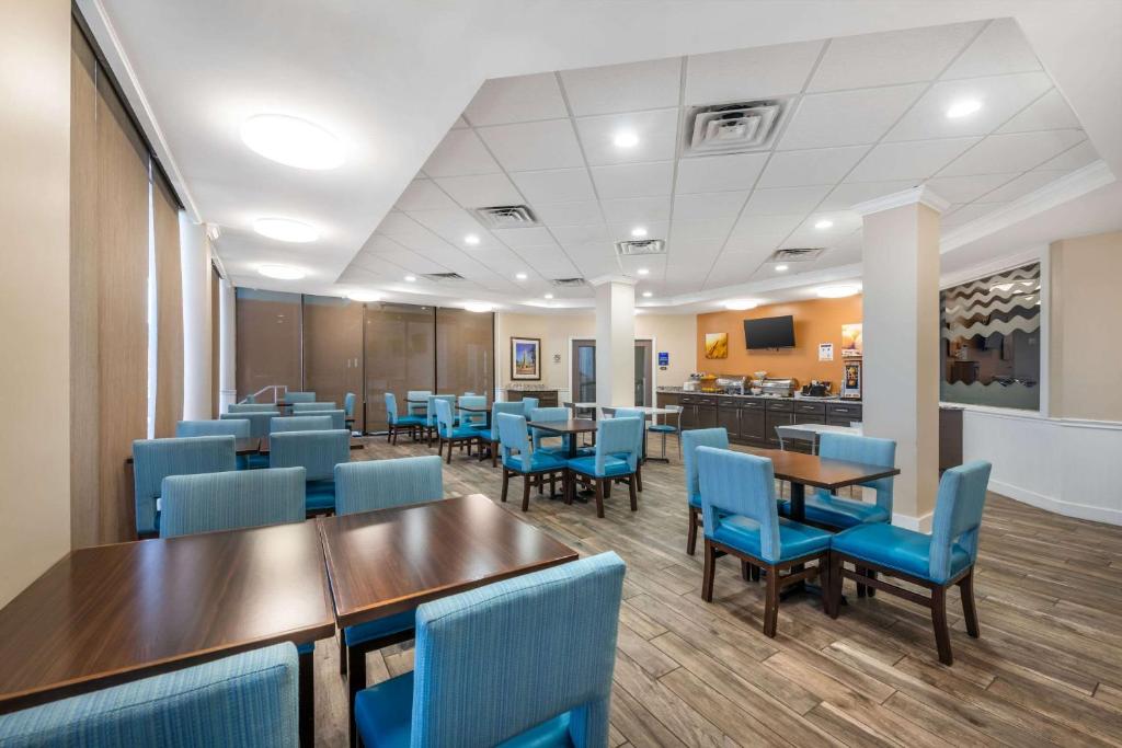 Comfort Inn & Suites Daytona Beach Oceanfront photo
