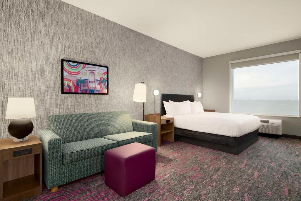Postel nebo postele na pokoji v ubytování Home2 Suites By Hilton San Juan