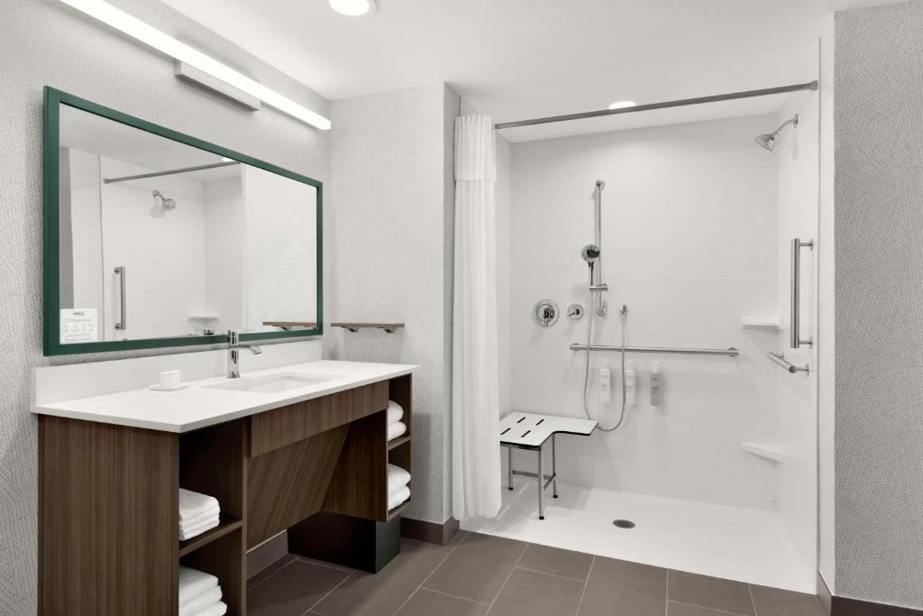 Koupelna v ubytování Home2 Suites By Hilton San Juan