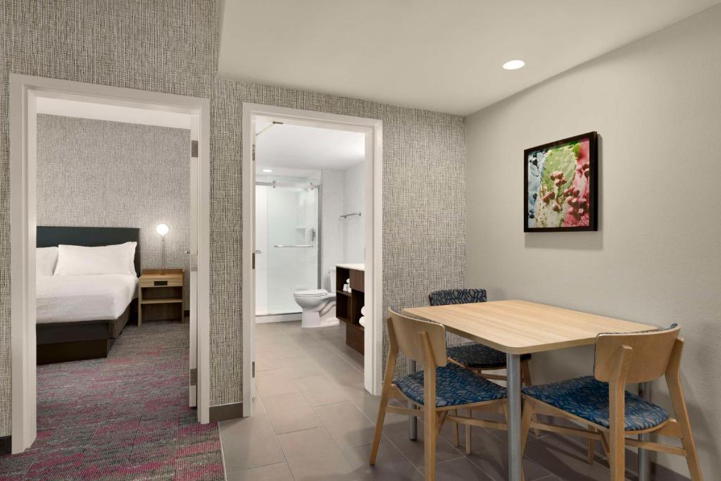 Postel nebo postele na pokoji v ubytování Home2 Suites By Hilton San Juan