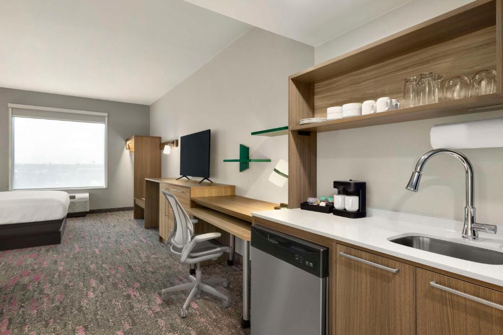 Kuchyň nebo kuchyňský kout v ubytování Home2 Suites By Hilton San Juan