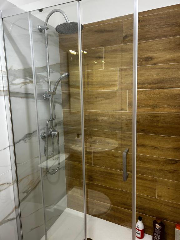 BAM BAM TIBURTINA Guesthouse - 8