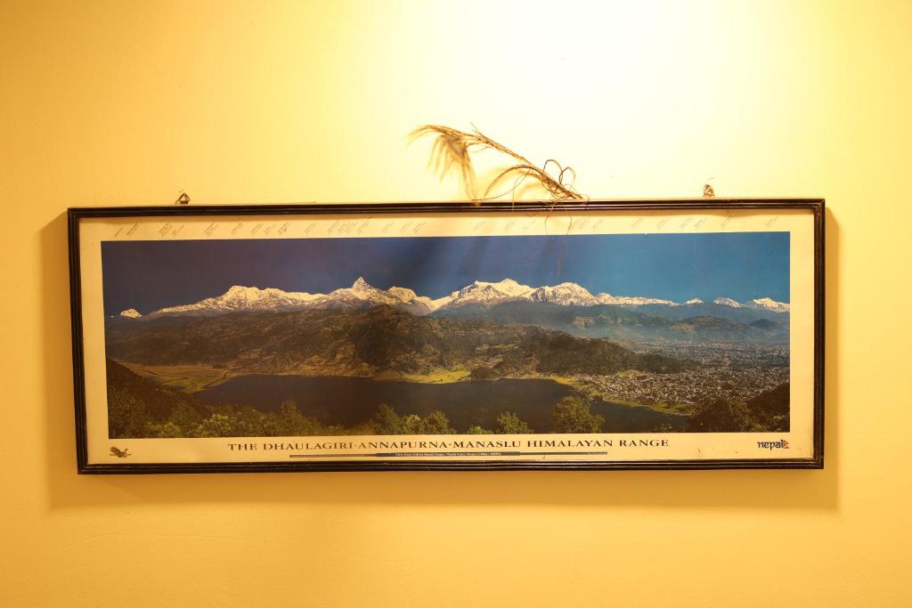 Nespecifikovaný výhled na hory nebo výhled na hory při pohledu z hostelu