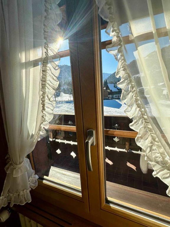 Fotografie z fotogalerie ubytování Swiss Peaks Haven with Unparalleled Views v destinaci Gstaad