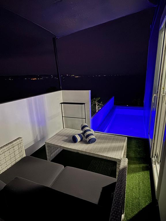 Bazén v ubytování Epic Suites Bohol ADULTS ONLY nebo v jeho okolí