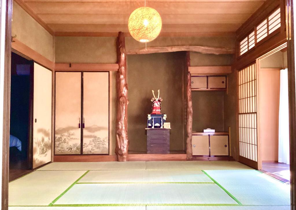 Foto sihtkohas Atami asuva majutusasutuse #熱海古民家 #来宮神社 バーベキュー温泉 galeriist