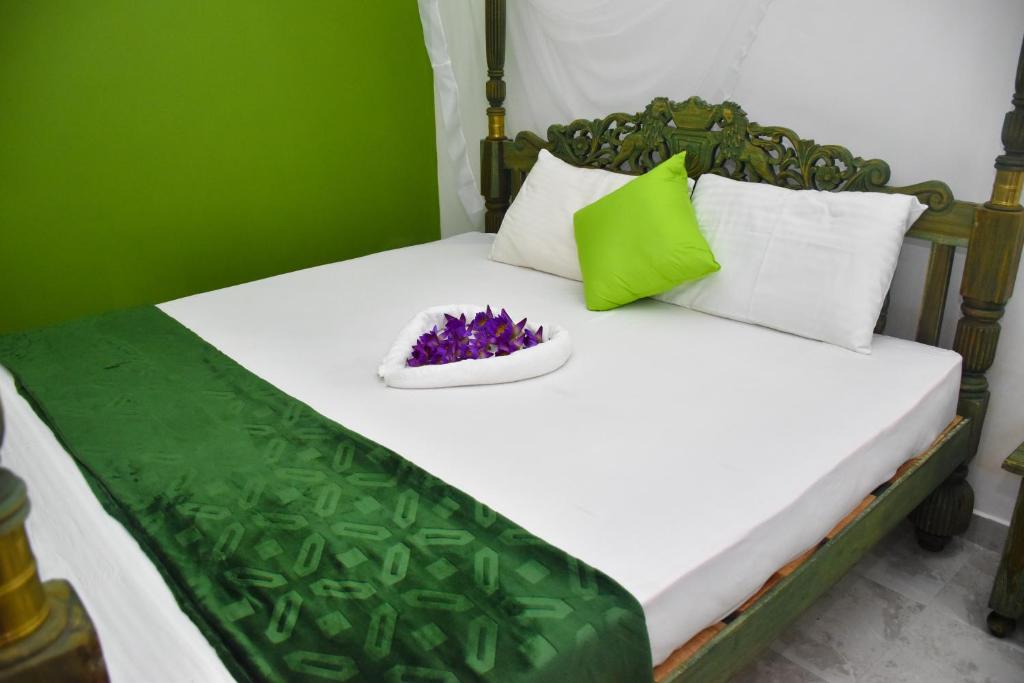 Postel nebo postele na pokoji v ubytování Cinnamon Mantra Luxury Villa