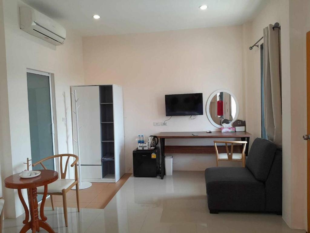 
King Room with Mountain View
