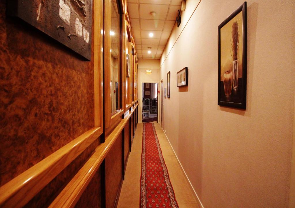 Hôtel Crystal Reims Centre - Resim 22