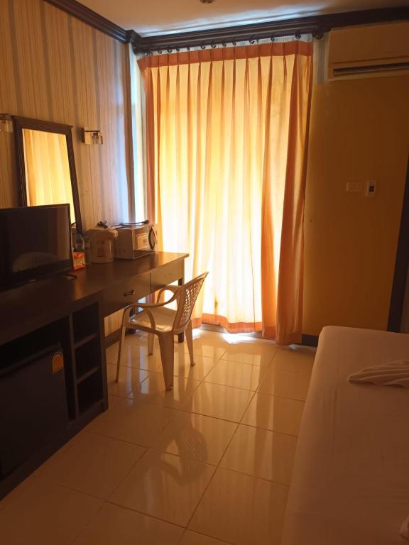 Zephyr House Residence