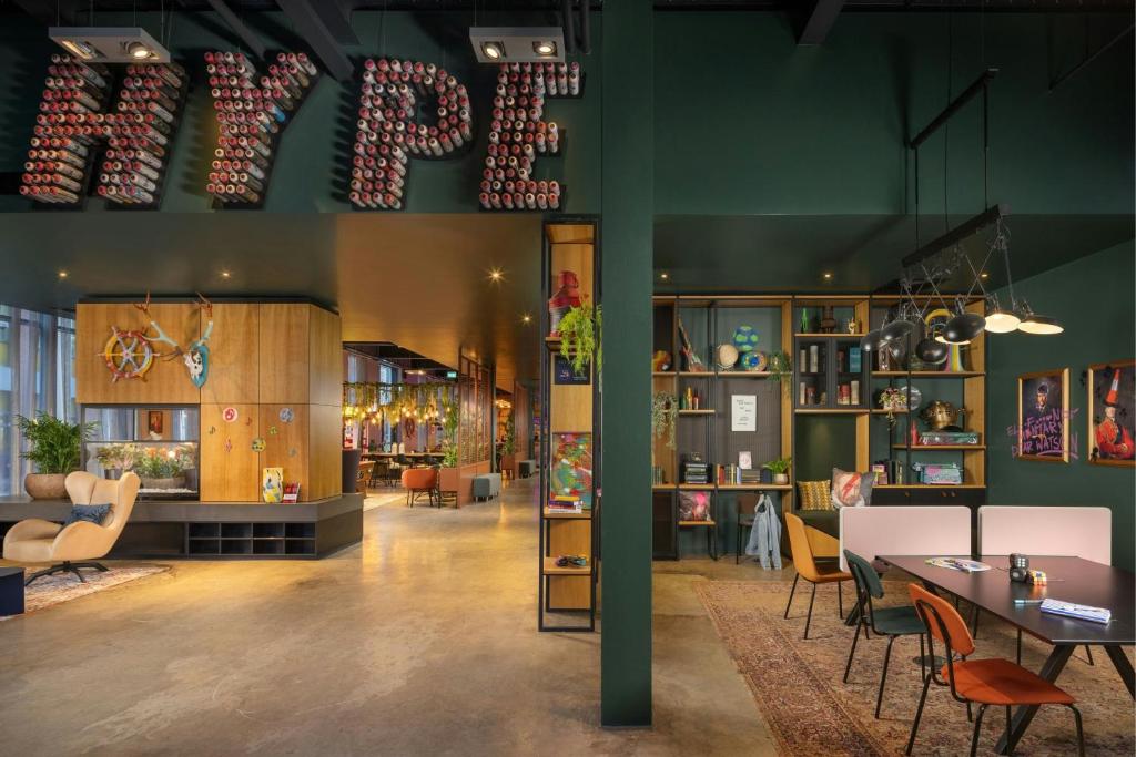 Moxy Glasgow Merchant City - Resim 13