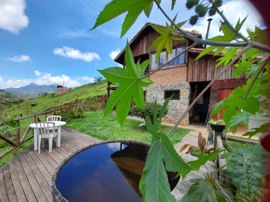 Gartenblick in der Unterkunft Paraíso da serra visconde de Mauá in Visconde De Maua