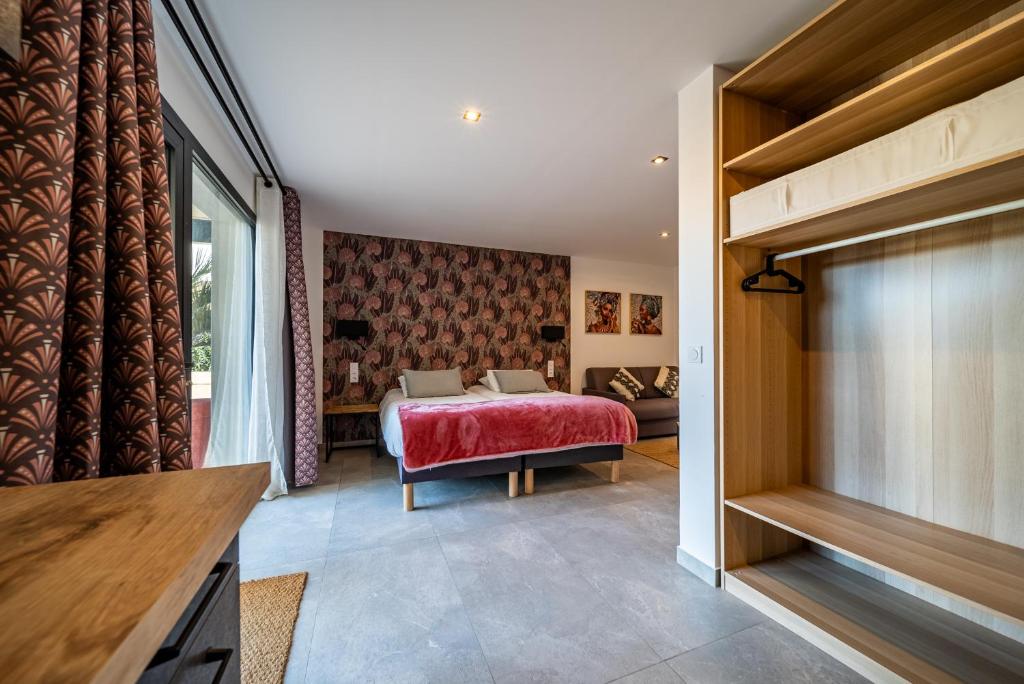 Les Loges du Luberon - Quadruple Room - Disability Access