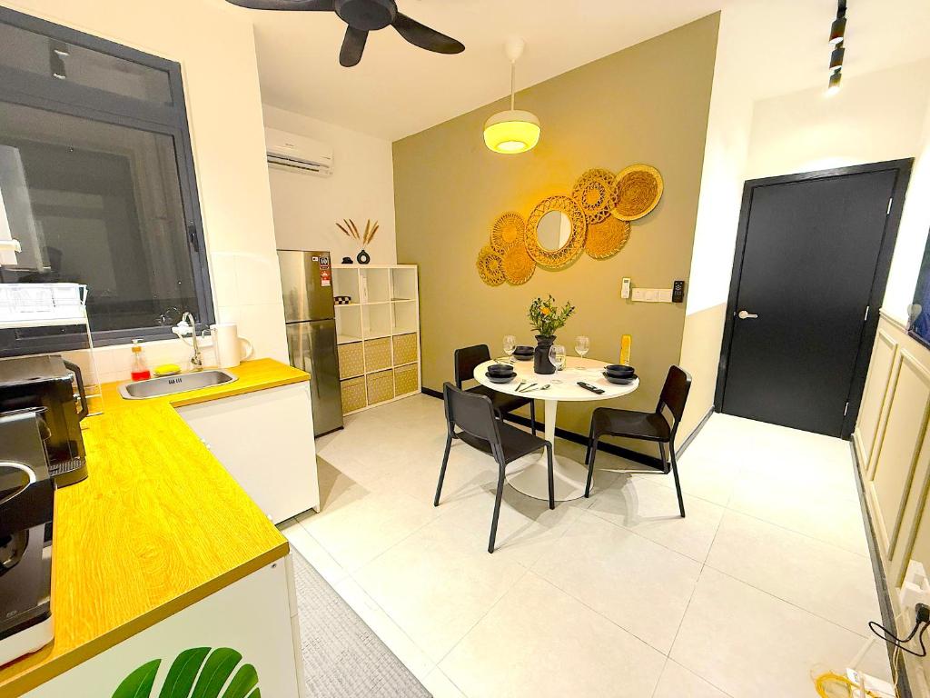 Neu Suites By Serenity Homes Near Gleneagles, KLCC & LRT - Appartamento Deluxe Con 2 Camere Da Letto