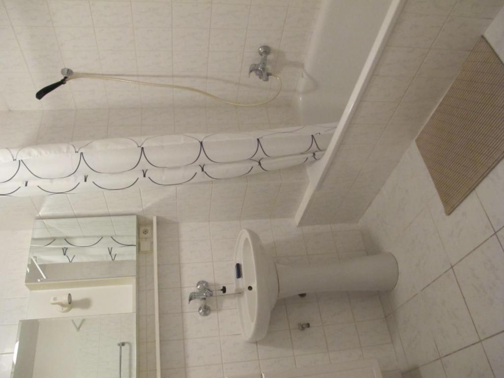 Koupelna v ubytování Guest House U Lakomce