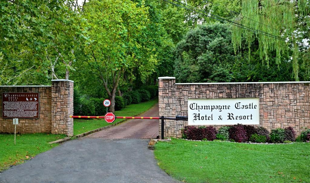 Giardino di Champagne Castle Hotel