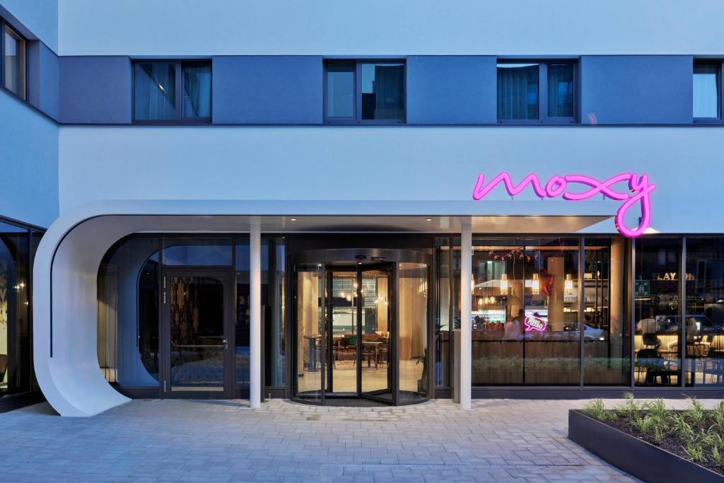 Moxy Hamburg Altona - Resim 1