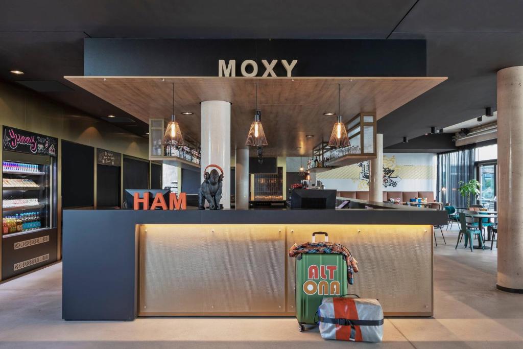 Moxy Hamburg Altona - Resim 11