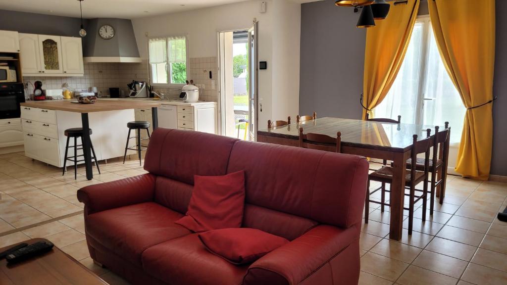Kuchyňa alebo kuchynka v ubytovaní Chambre privée des 2 Clochers