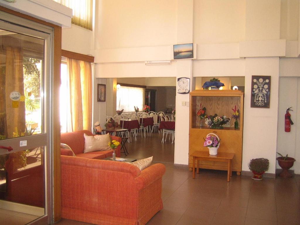 Posezení v ubytování Onisillos Hotel