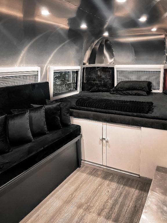 Posezení v ubytování RVX Caravans